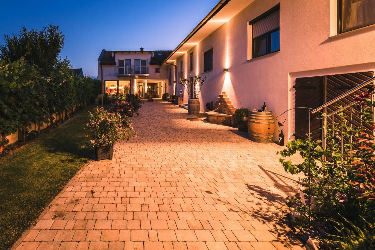 Weingut Gaestehaus D&D Haider Jois Eksteriør bilde